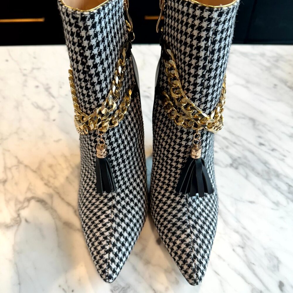 NWOT - Things II Come | Keiisha Luxurious Chain Houndstooth Booties | Size 8